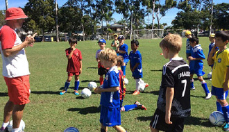 小学生の地元サッカーチームで海外に行って、現地の子たちと親善試合などできますか?