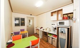 ministudio—kitchen-area_8921835282_o