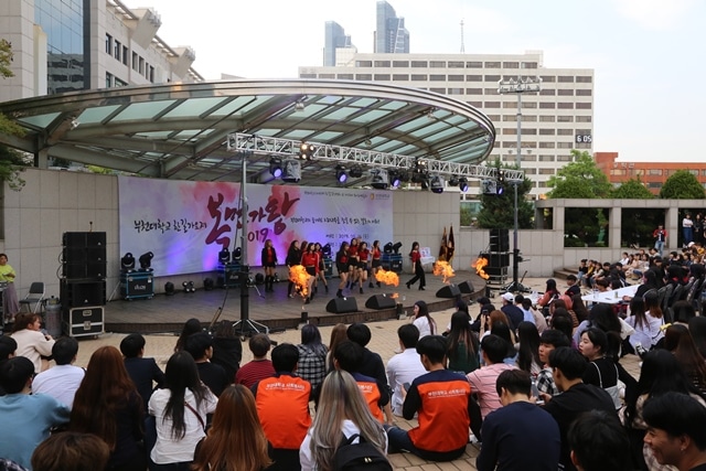 富川大学　春のお祭り　イベント　ライブ　韓国留学