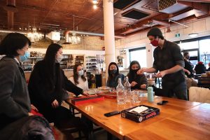 カナダ　ウィニペグ　留学　アクティビティ　ボードゲーム　カフェ