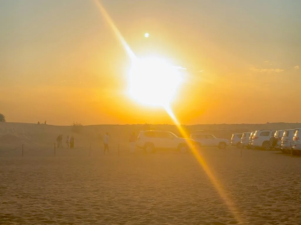 デザートキャンプから見る夕日