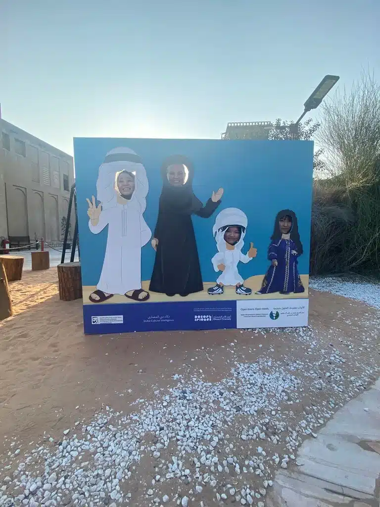 旅の定番、顔ハメパネル