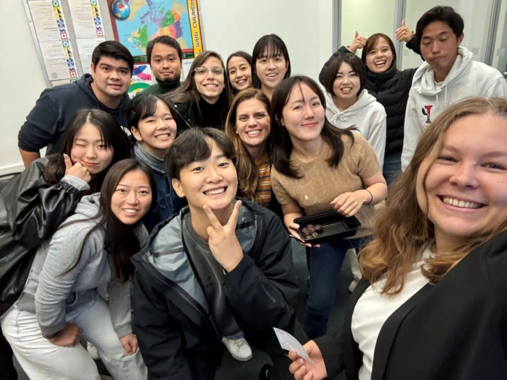カルガリー留学　カナダ留学　ワーホリ生活　ワーキングホリデー　友達作り　コミュニケーション力　留学体験談　語学学校　Bayswater Education ベイズウォーター