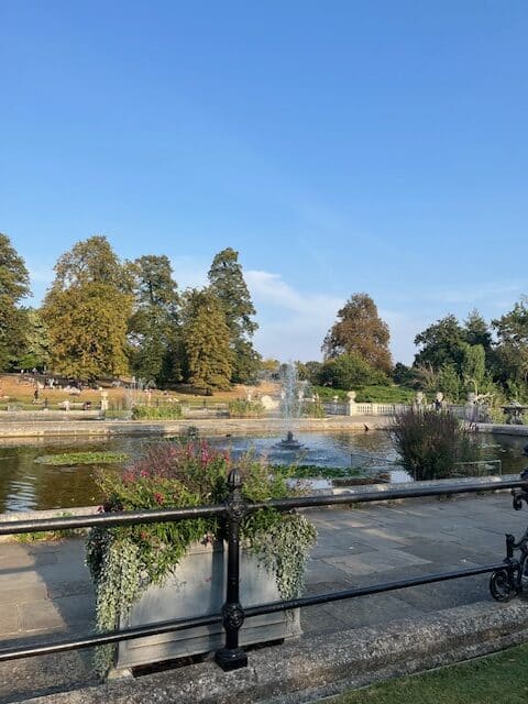 ハイドパーク ケンジントンガーデン イギリス留学 憩いの場 ロンドン留学